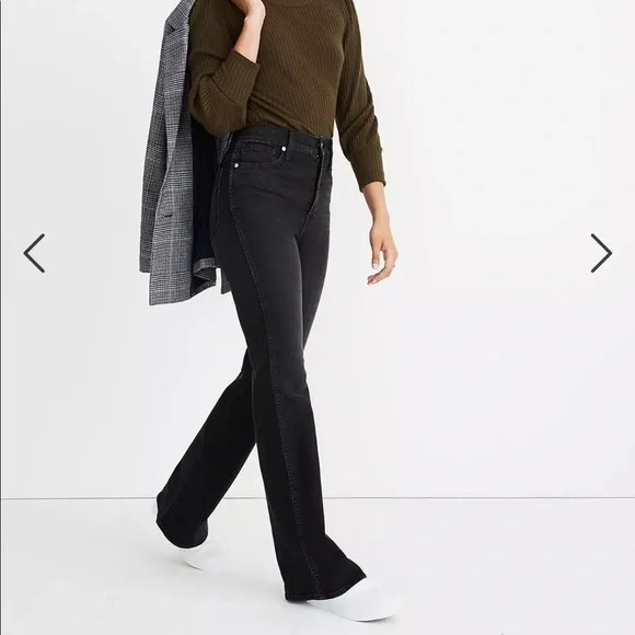 Madewell Petite 11" High-Rise Flare Jeans in Bankside Wash - Picture 2 of 7